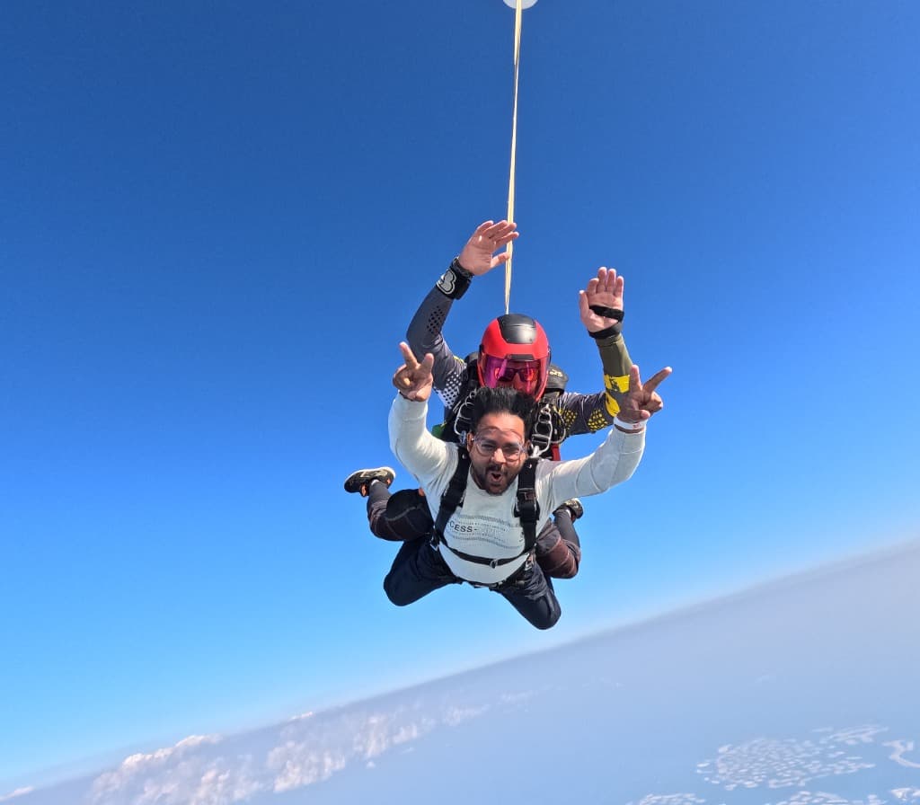 Freefall ✌️ · 120 mph · Dubai below