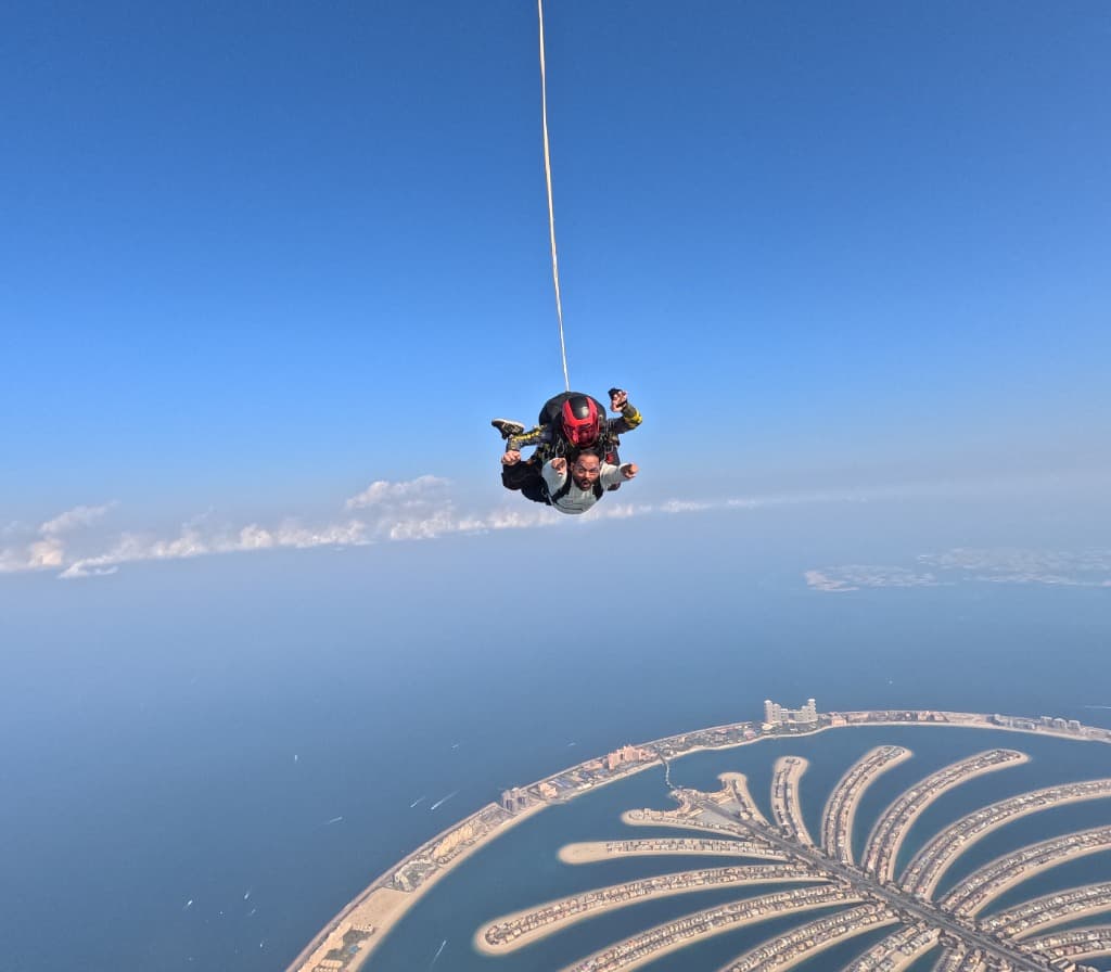 Parachute deployed · Palm Jumeirah view
