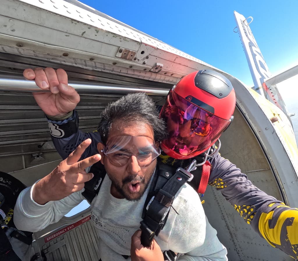 Still inside the plane · Last breath 😅